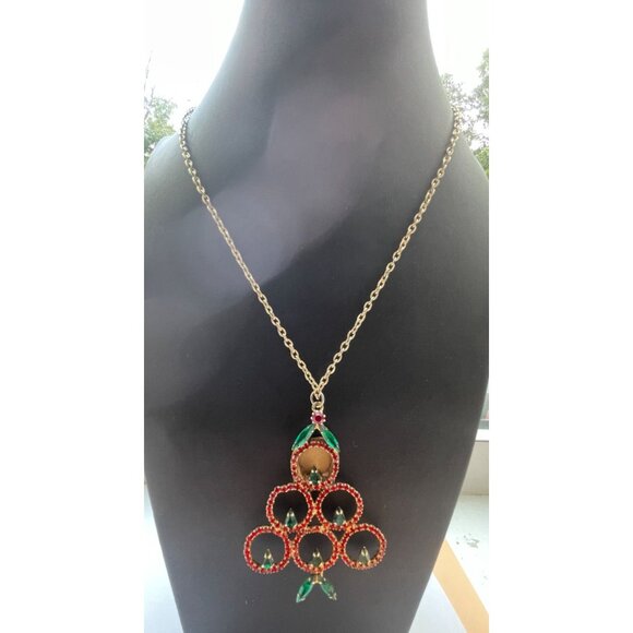 Vintage Rhinestone Christmas Tree Pendant Necklace With Gold-Tone Chain & Red/Gr - Picture 8 of 16
